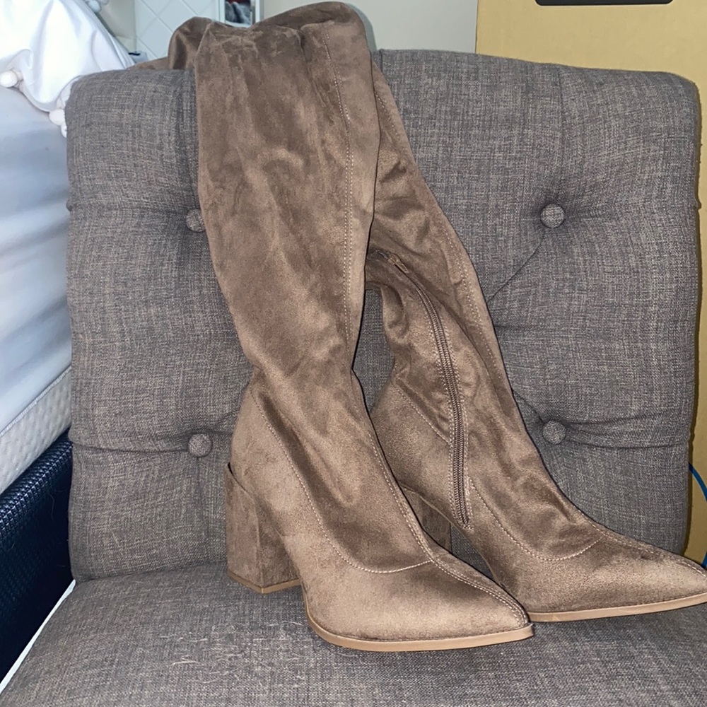 Over the Knee FashionNova brown boots size 10! NWT!